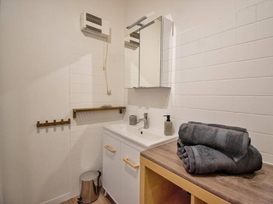 Апартаменты Joli T2 Lumineux Avec Balcon Et Wifi - Proche Cv Экс-ан-Прованс Экстерьер фото